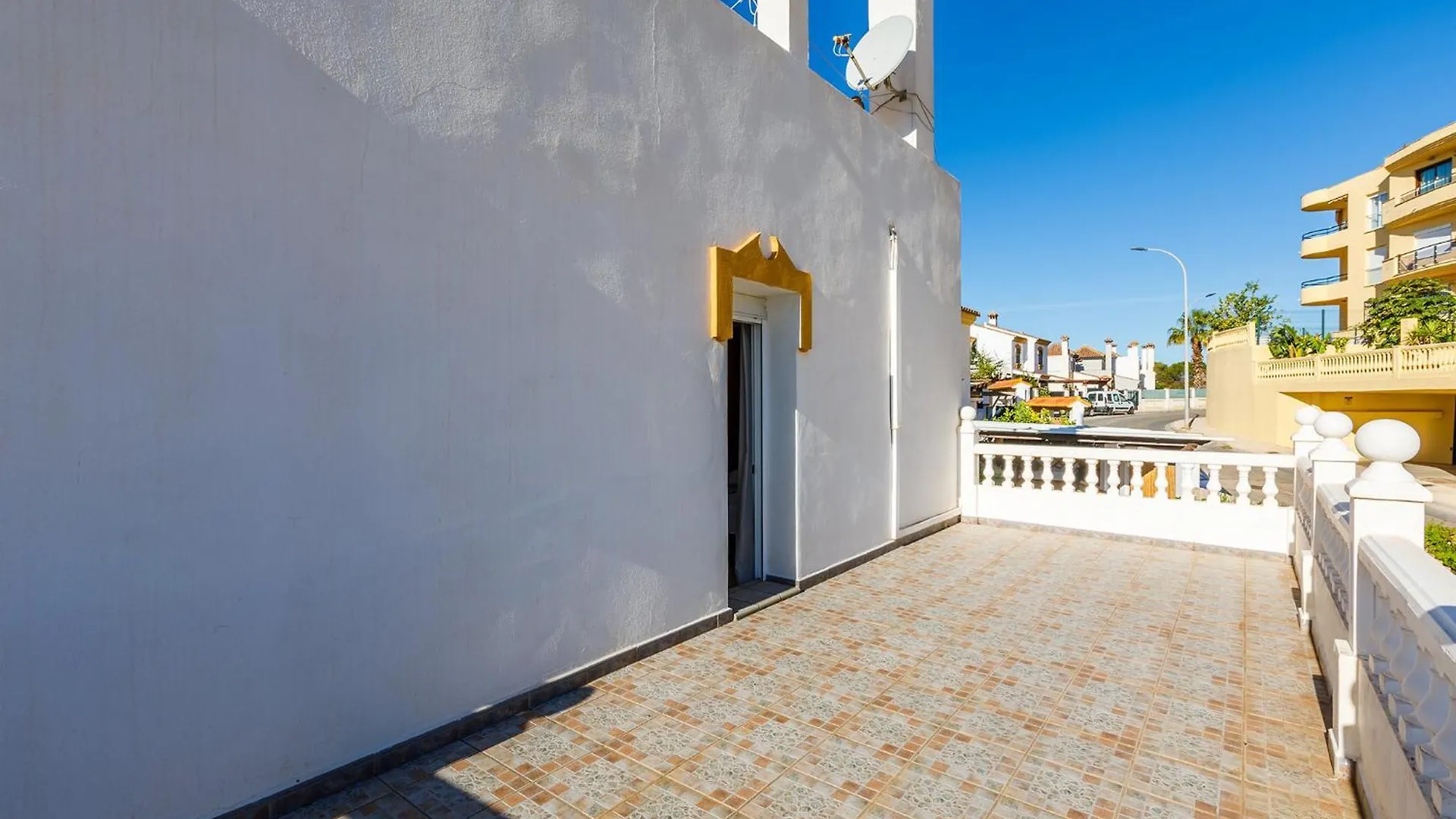 A&N Moriles, Torre Del Mar Vila