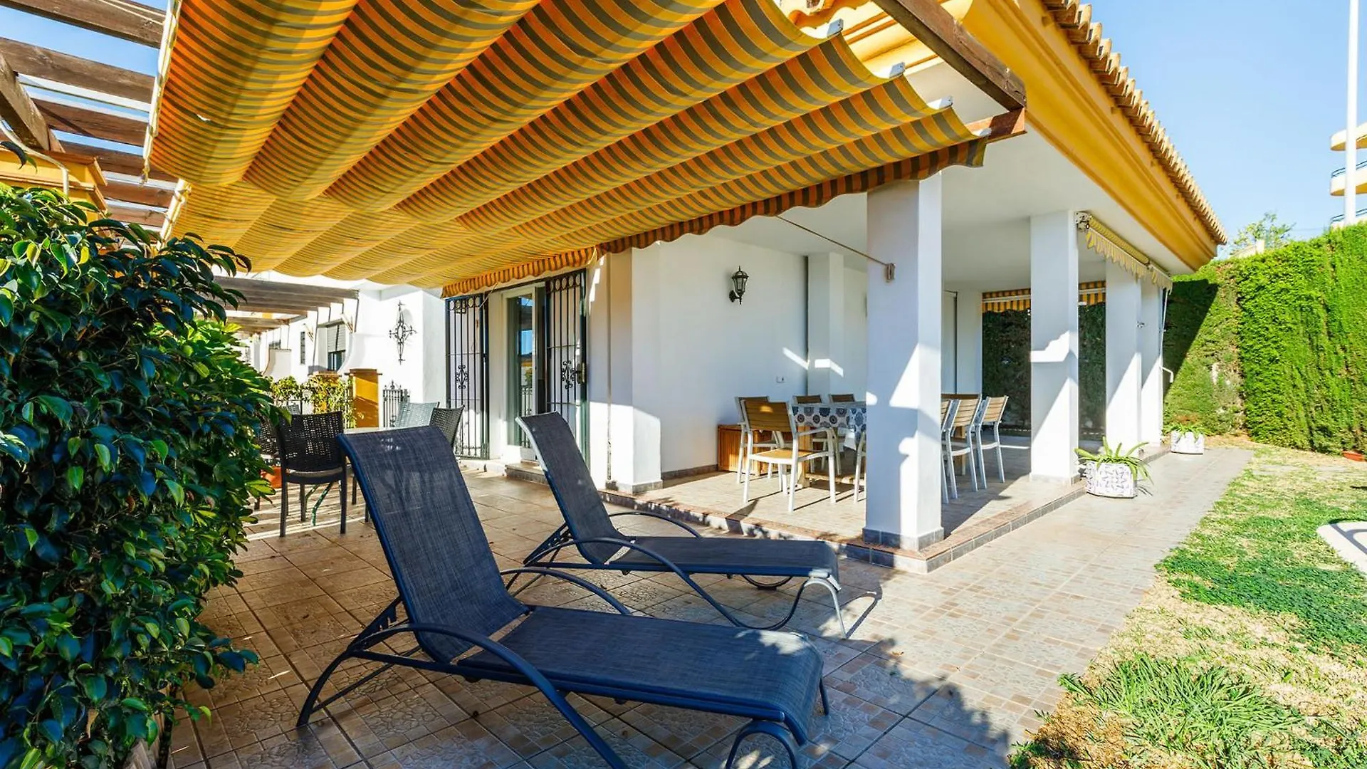 A&N Moriles, Torre Del Mar Vila